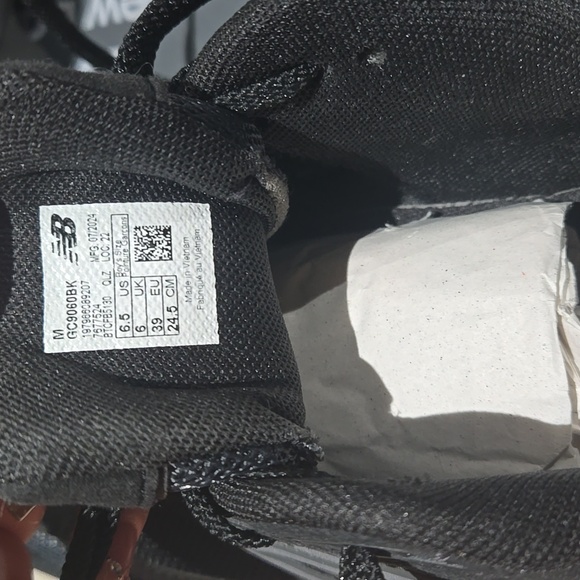 New Balance 9060 - Picture 6 of 7